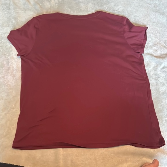 Abercrombie & Fitch Red Short Sleeve T-Shirt - Picture 4 of 4
